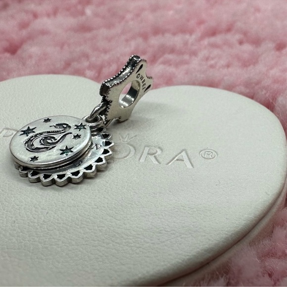 Harry Potter - Slytherin House Pandora Charm - Picture 14 of 15
